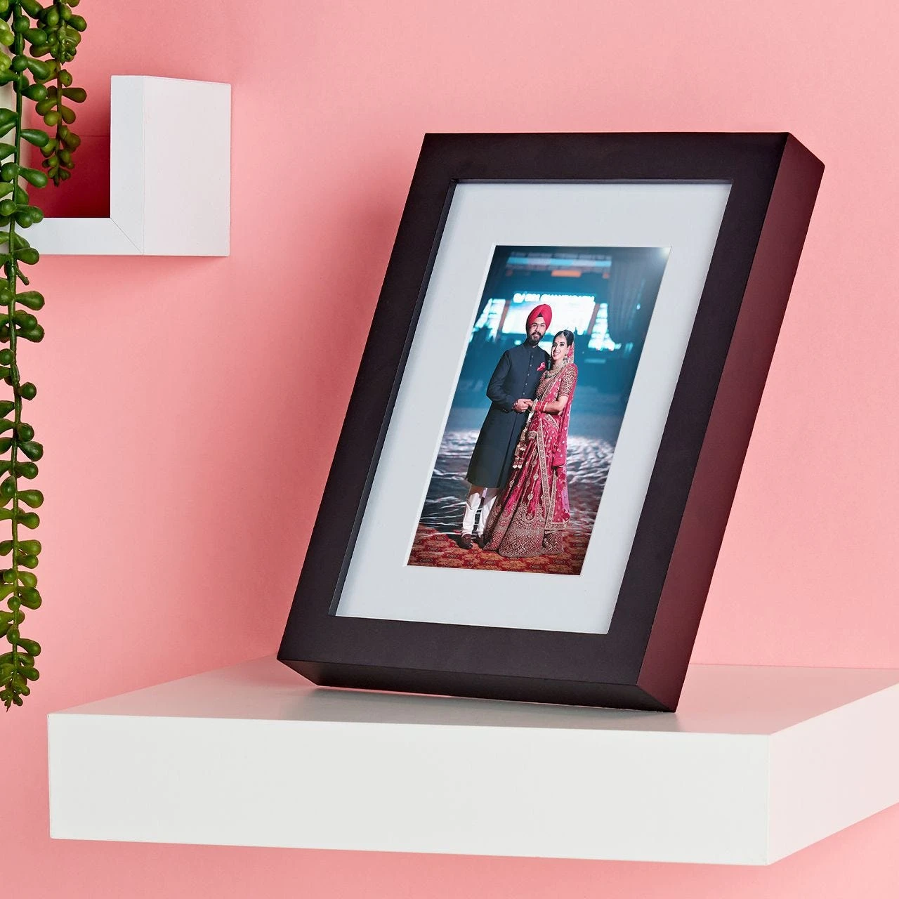 Emily Black Photo Frame - Image 2